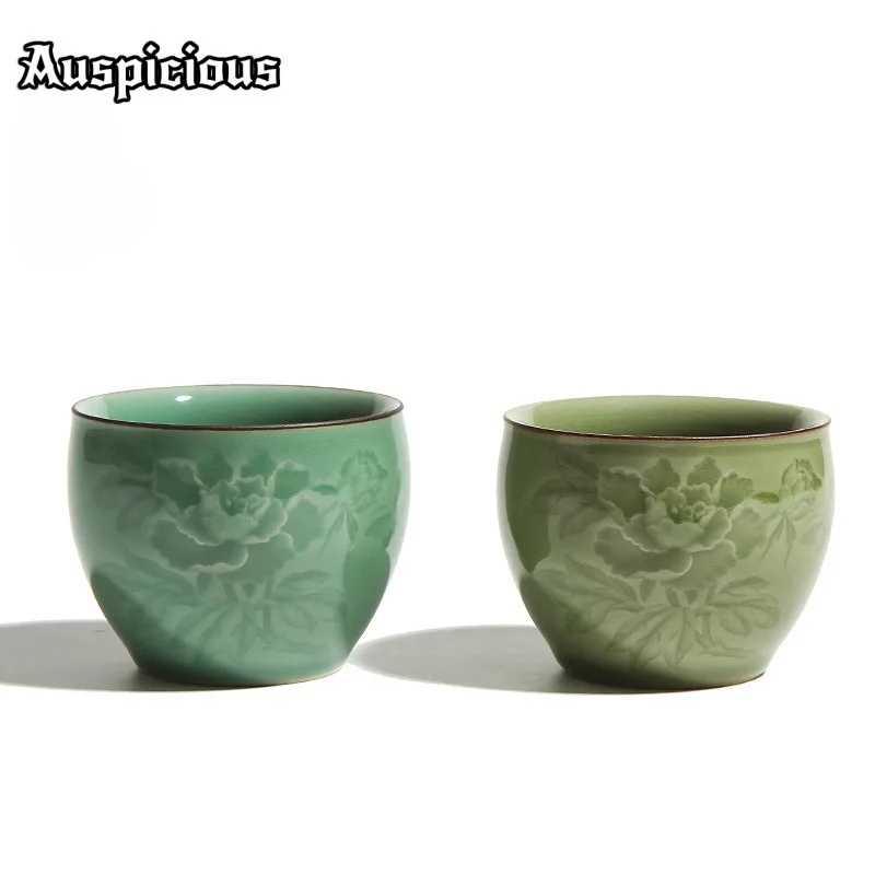 Celadon Ceramic Cup - ถ้วยชาเซลาดอนลายดอกโบตั๋น งานแฮนด์เมดจากหลงฉวน ขนาด 120 มล. ถ้วยชาเซน