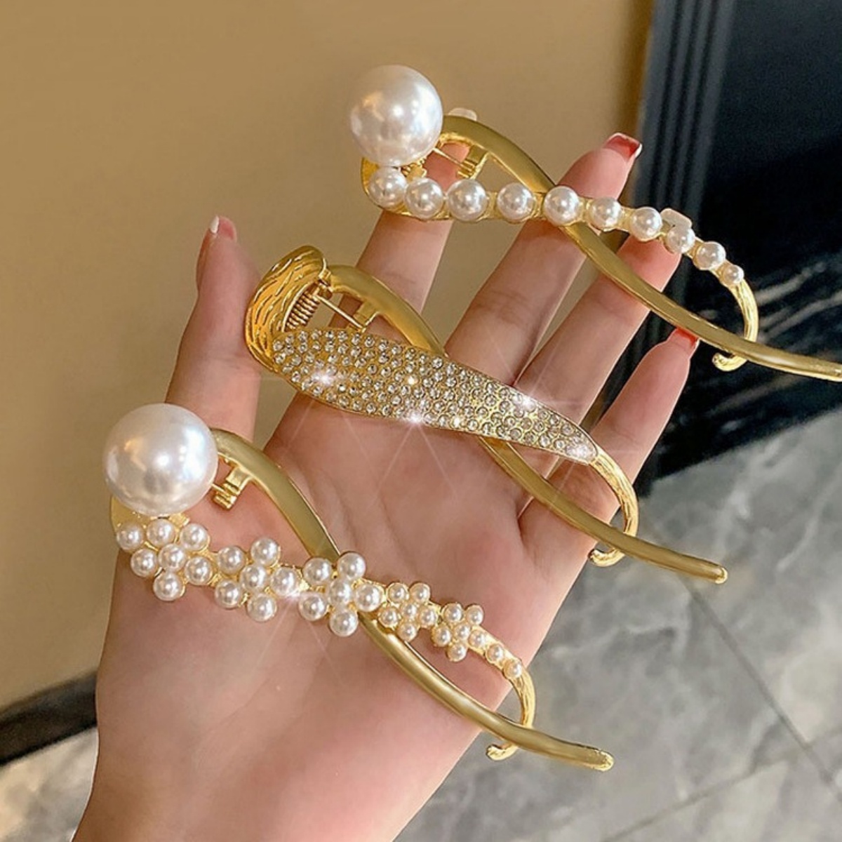 Elegant Glitter ไข่มุกผมคลิปสํ - Lifestyle Of Korean บทวิจารณ์และราคา